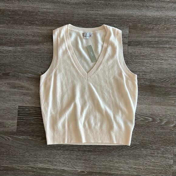 NWT J.Crew 100% Cashmere Sweater Vest Size Medium V-Neck Butter Cream Sleeveless - Picture 4 of 11